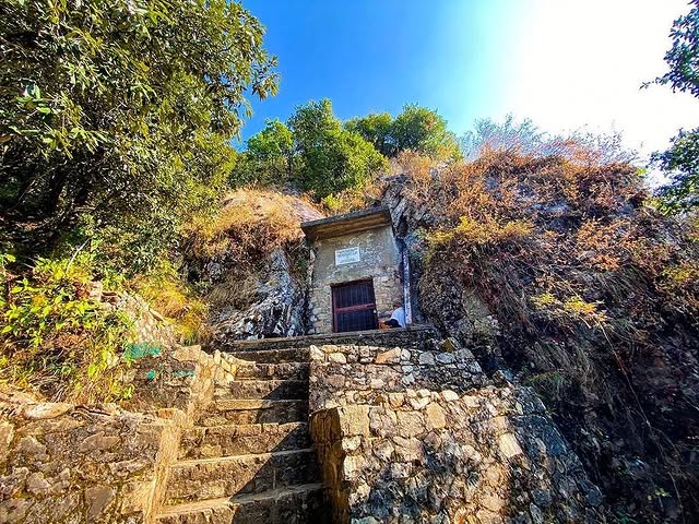 Cave of Mahavatar Babaji Dwarahat Range Uttarakhand