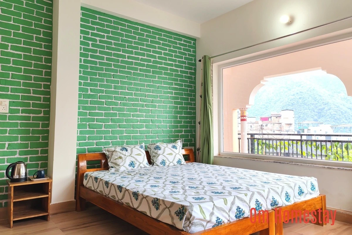 Room of Om Homestay in Tapovan, Rishikesh, India