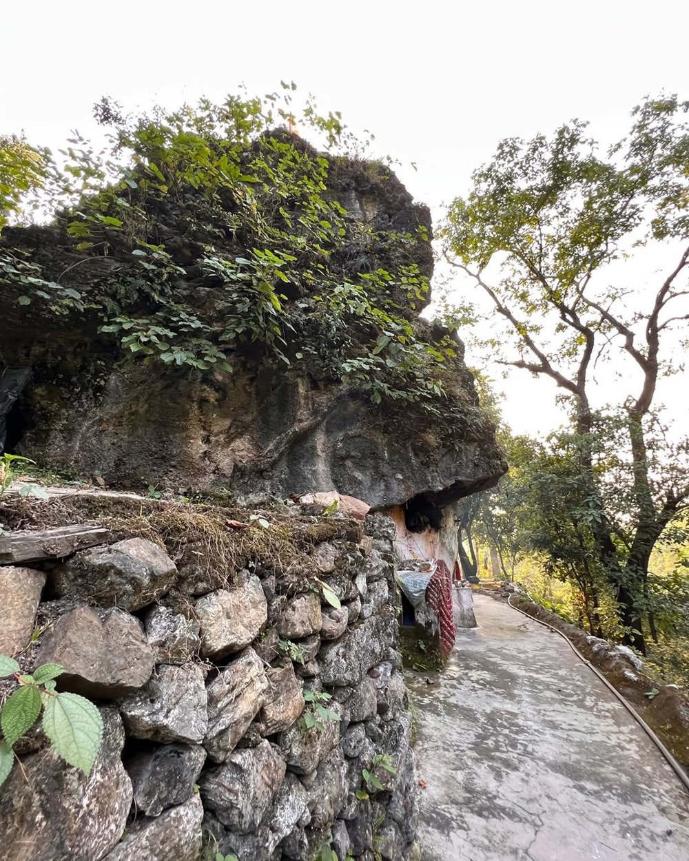 Mauni Baba cave