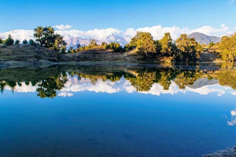 Take a break! Come to Deoria Tal- a serene lake famous for its calm and mesmerizing reflections of Chaukhamba Range
