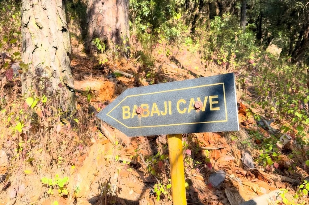 Mahavatar Babajis Cave photos