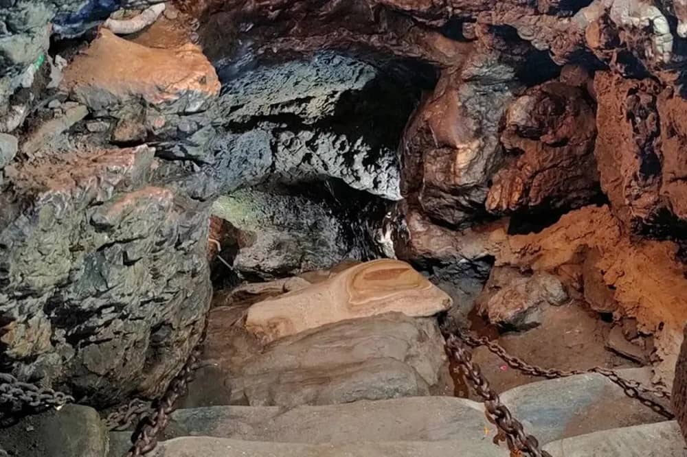 Patal Bhuvaneshwar Cave Temple Uttarakhand