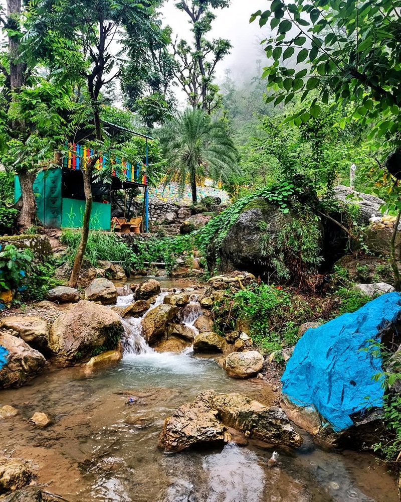 Little Shop near Tapovan Rishikesh Waterfall ( Secreet Waterfall)