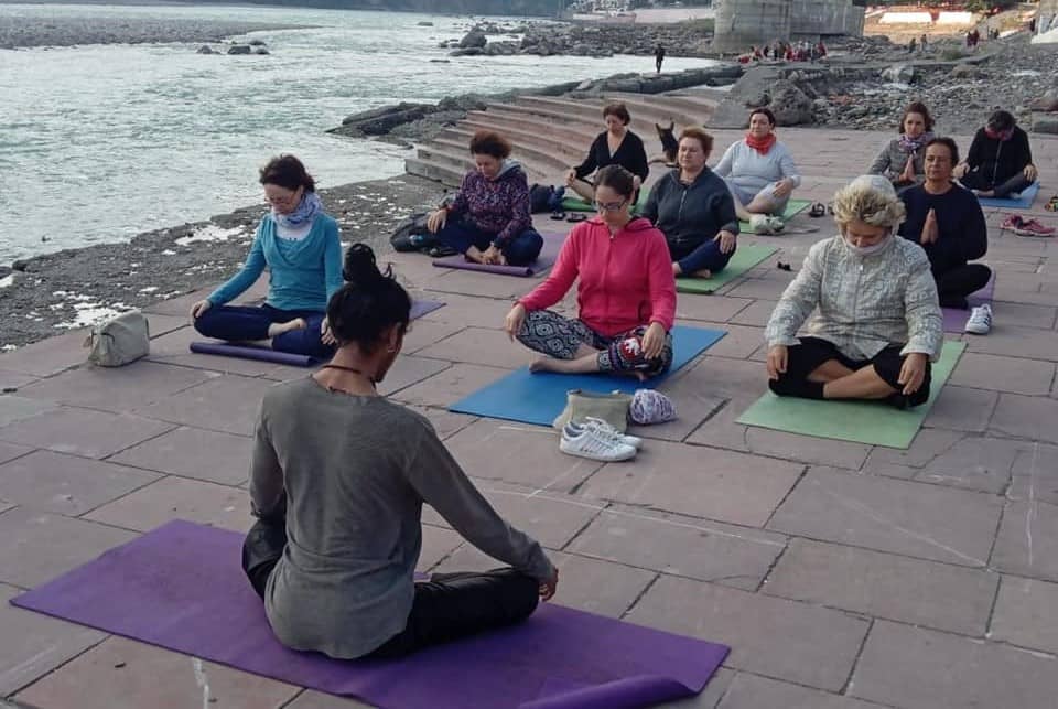 yoga-classes-fees-in-rishikesh-a-comprehensive-guide-rishikesh-day-tour