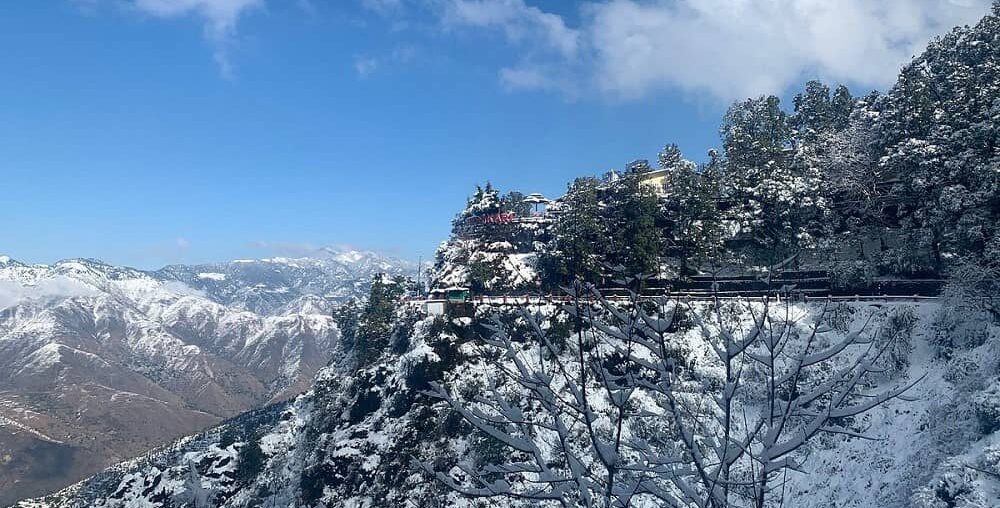 Camel's Back Road in Mussoorie in Uttarakhand
