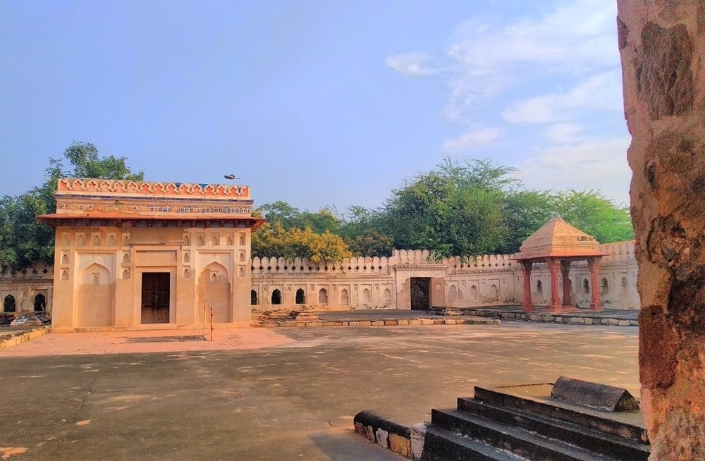 Jamali Kamali Mosque and Tomb