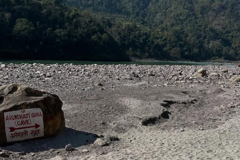 way to Arundhati cave