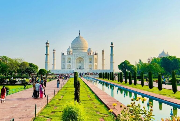 Agra Taj Mahal Closing Day