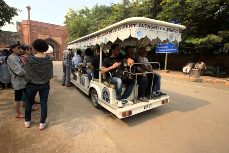 E Rickshaw at Taj Mahal