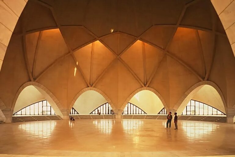 Lotus Temple Delhi inside