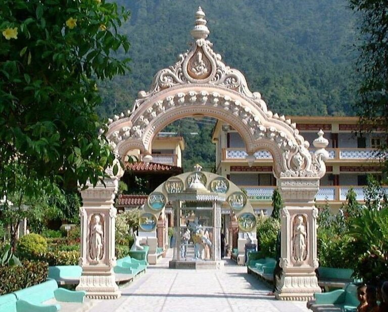 Ashrams in Rishikesh
