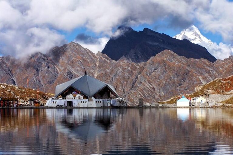 Hemkund Sahib Gurudwara