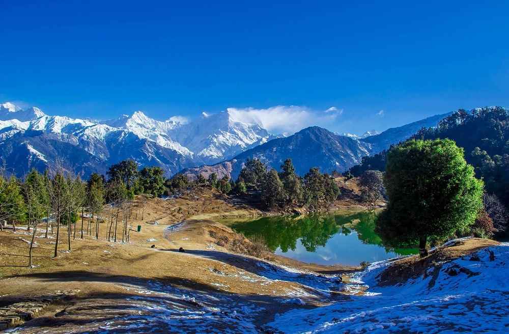 Deoria Tal Trek Uttarakhand