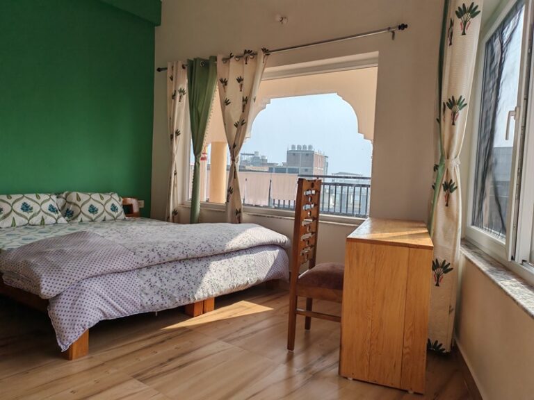 Where to Stay in Rishikesh Near Ganga