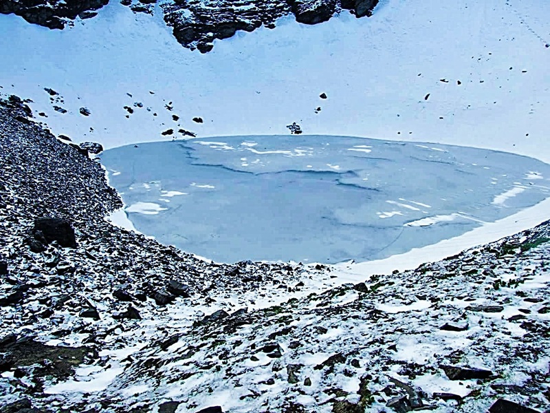 Roopkund Jheel Uttarakhand