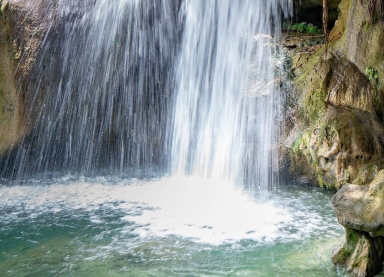 waterfalls in Uttarakhand