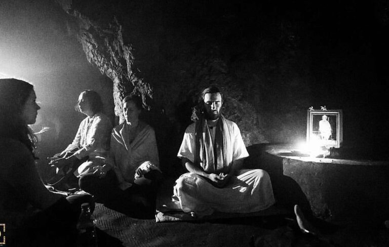 Meditative Caves in Rishikesh