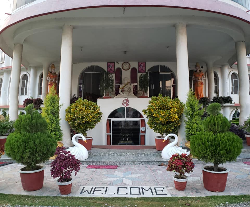 Top 10 Yoga Schools in Rishikesh