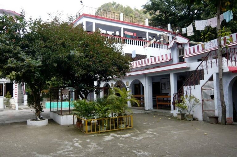Phool Chatti Ashram in Rishikesh