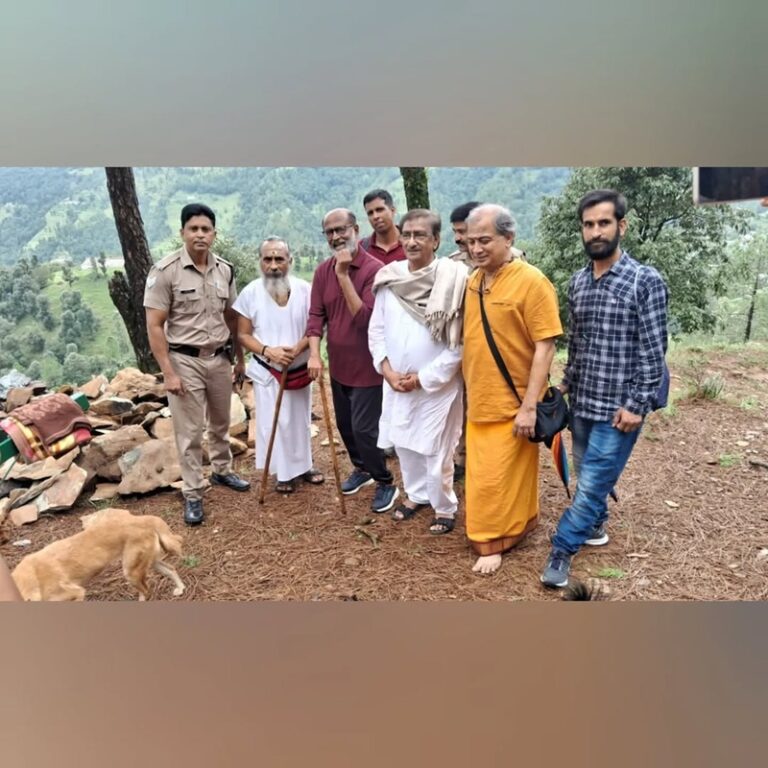 Rajinikanth visit Babaji Cave
