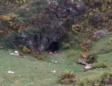 Budhers Caves in Uttarakhand