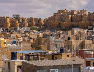 Distance from Jaipur to Jaisalmer
