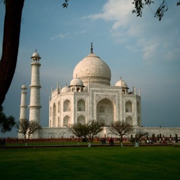 About Taj Mahal Agra Facts: You Probably Didn’t Know”