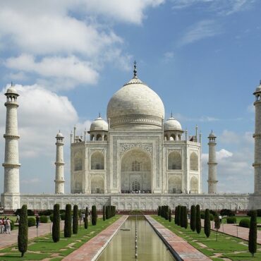 Taj Mahal Visiting Hours, Entry Timings and Ticket Price