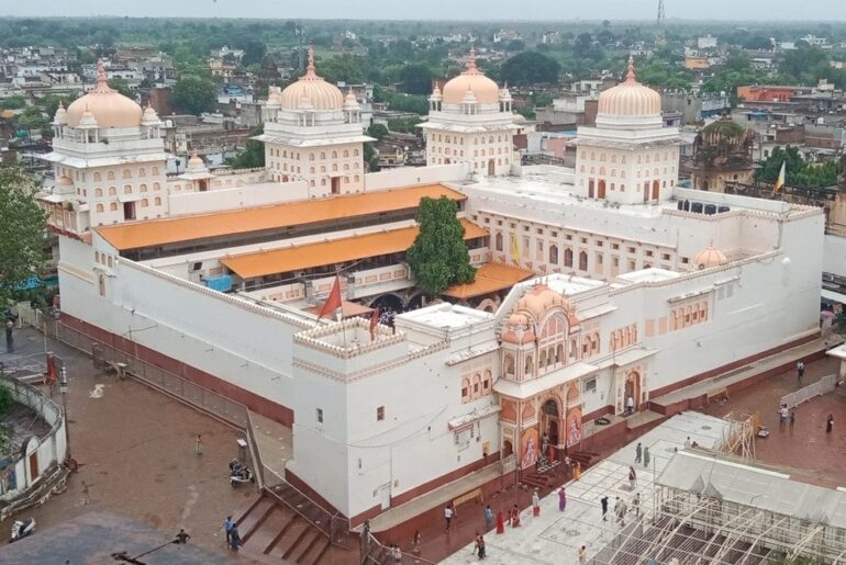 Orchha Mandir Timing