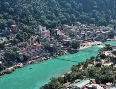 Book Your Taxi from Agra to Rishikesh by Car