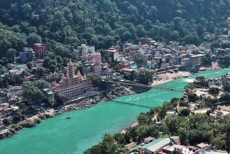 Book Your Taxi from Agra to Rishikesh by Car