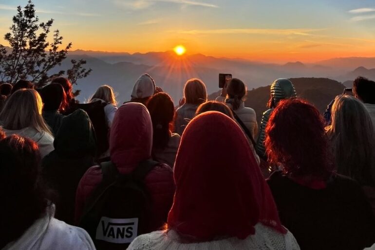 Best Sunrise Point in Rishikesh: The Kunjapuri Temple View Best Sunrise Point in Rishikesh