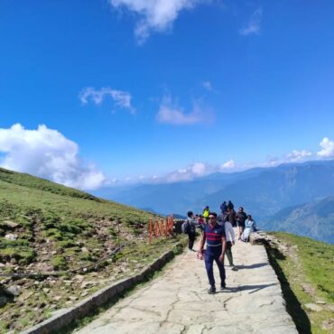 Easy Guide: Chopta to Tungnath Distance 3.5 km Himalayan Trek