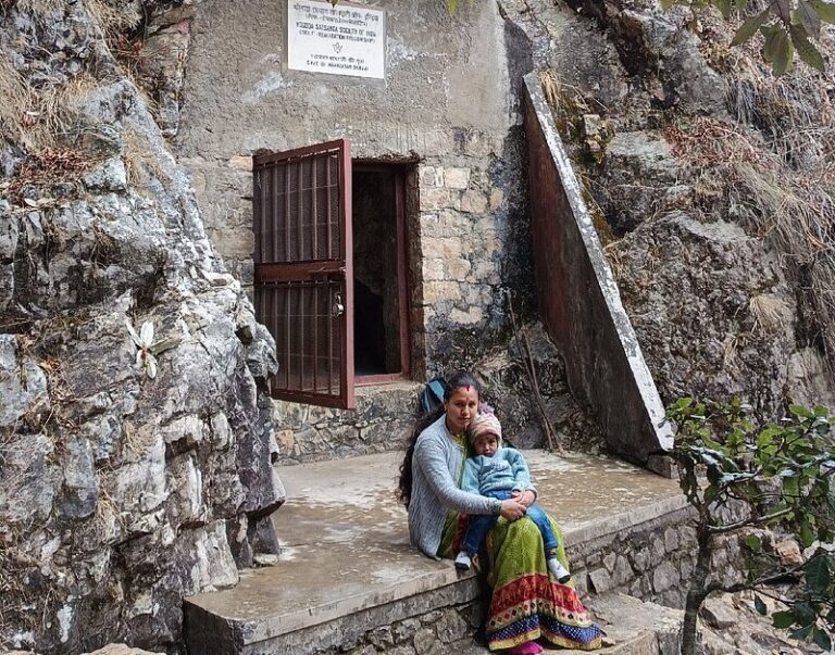 Mahavatar Babajis Cave Photos