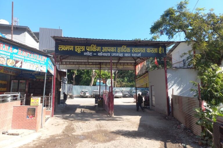 Laxman Jhula Parking