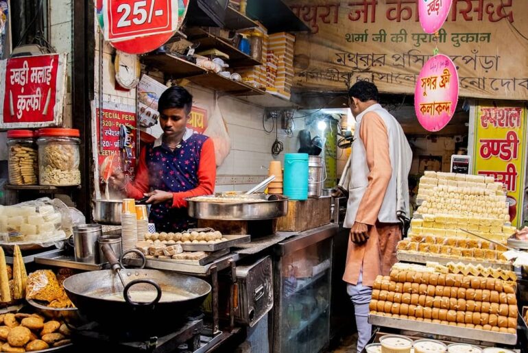 Street Food In Haridwar: List of Famous Street food Places