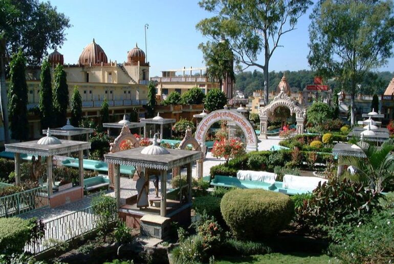 ashram in rishikesh for yoga