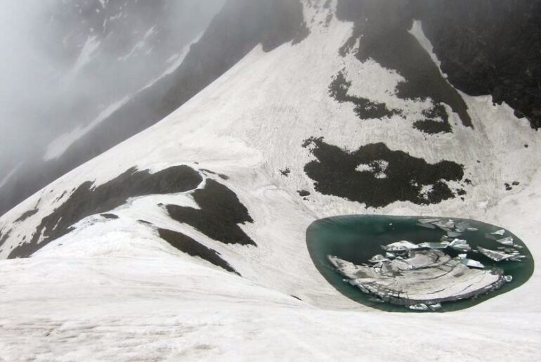 Roopkund lake Uttarakhand
