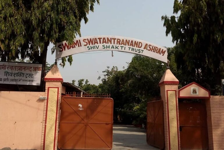 Satsang By Spiritual Guru Mooji Baba at the Swami Swatantranand Ashram in Rishikesh