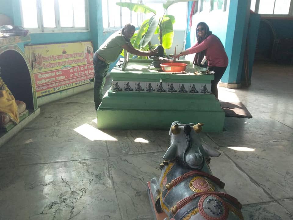 Devotees in the Ashram