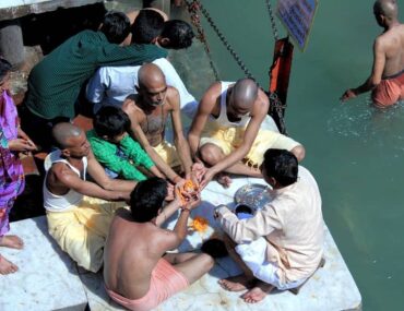 Pind Daan at Har-Ki-Pauri Ghat in Haridwar