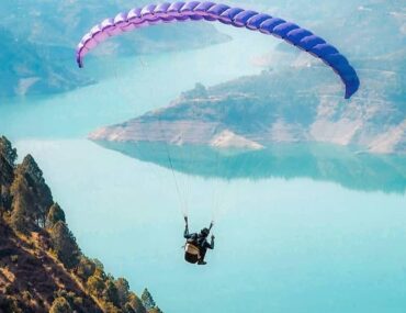 Paragliding in Tehri