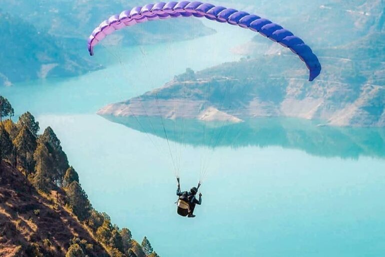 Paragliding in Tehri