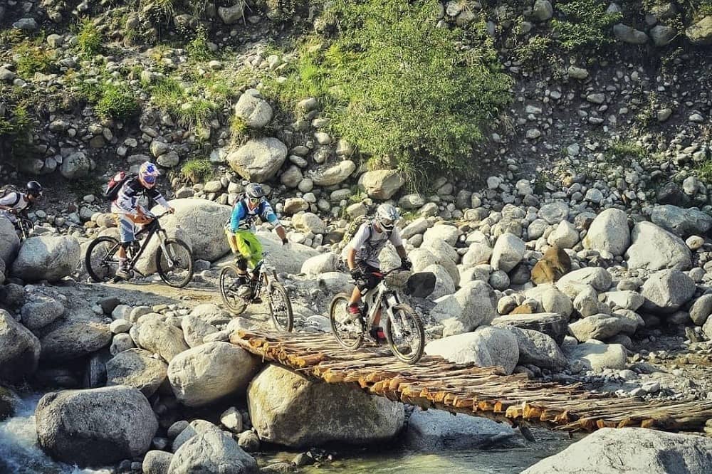 Cycling in Uttarakhand in Higher Himalayas