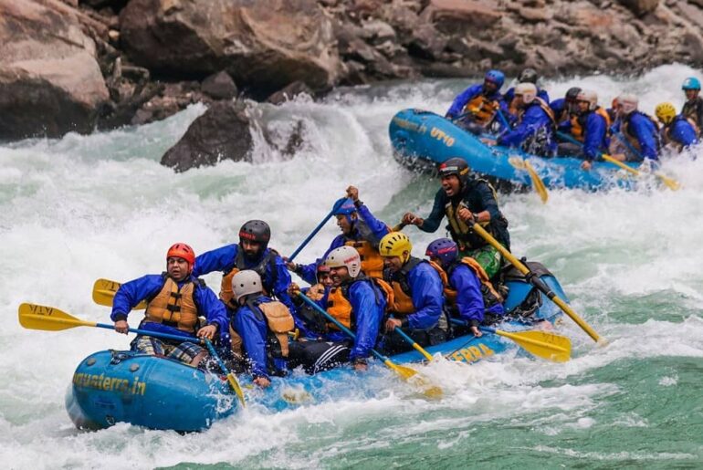 What to Wear for River Rafting in Rishikesh