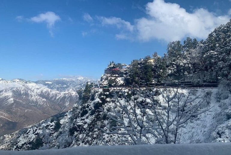 Camel's Back Road in Mussoorie in Uttarakhand