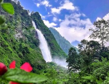 Munsiyari Waterfall