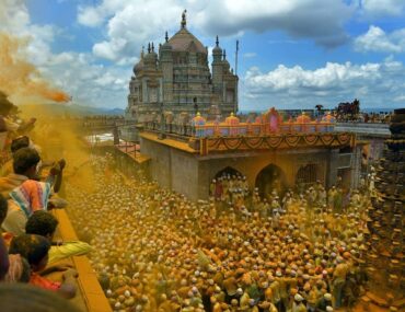 Bhandara Festival The Vibrant Turmeric Celebration, Jejuri in Pune