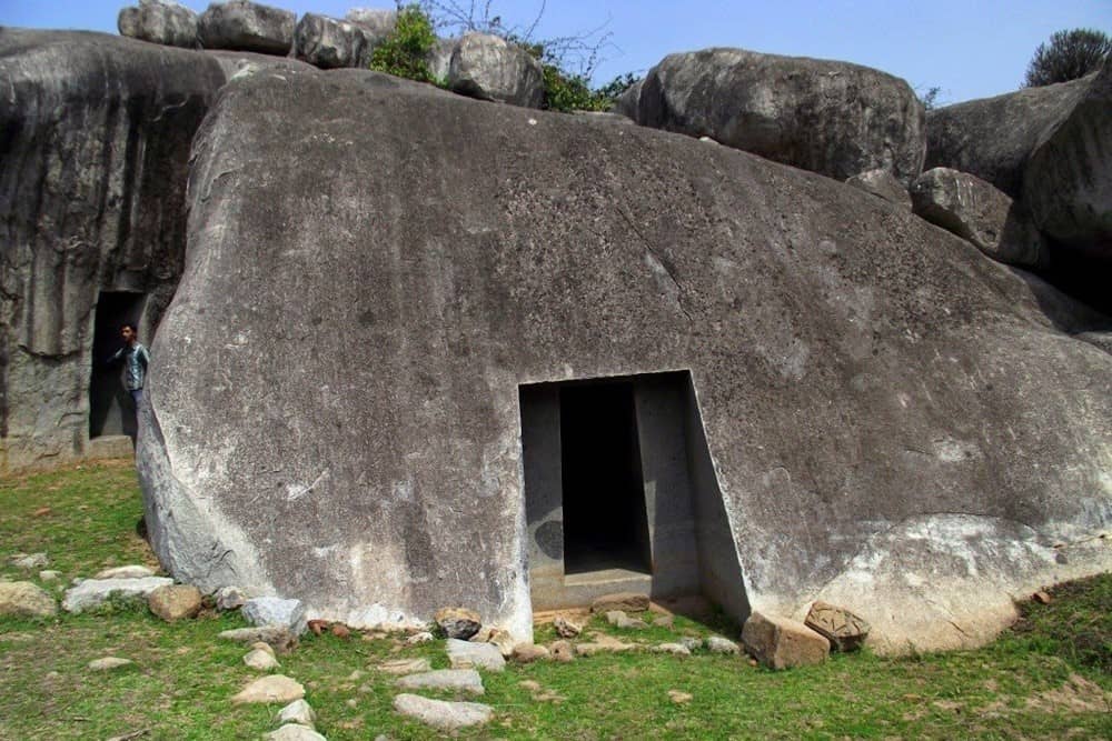 Barabar Cave Complex, Cave on the Barabar Hills