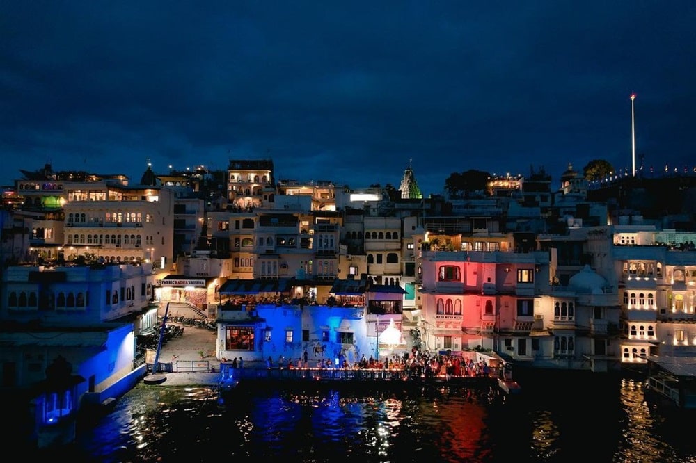 Evening Aarti Ceremony at Udaipur India-min